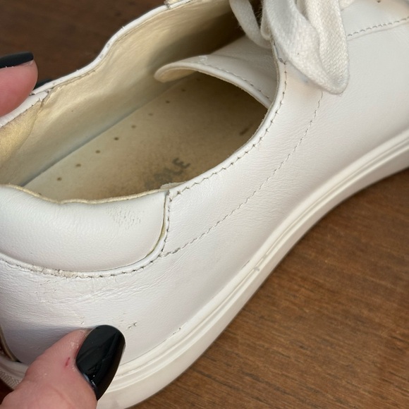 Kenneth Cole White Sneakers with Red Floral Embroidery - Picture 5 of 6